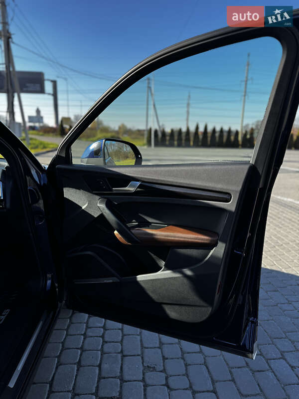 Позашляховик / Кросовер Audi Q5 2017 в Львові