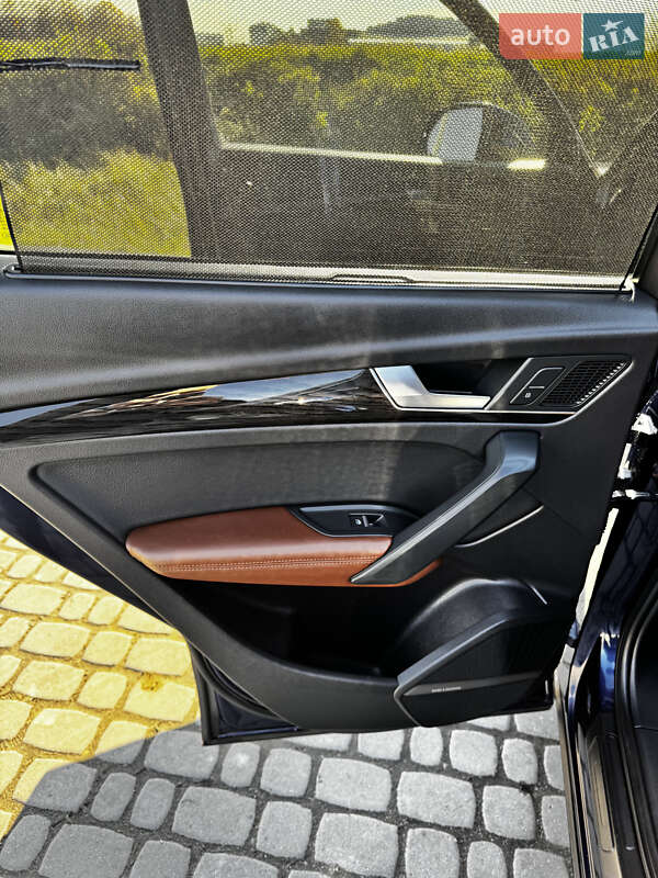 Позашляховик / Кросовер Audi Q5 2017 в Львові