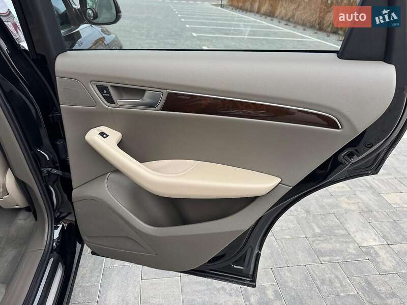 Позашляховик / Кросовер Audi Q5 2011 в Луцьку