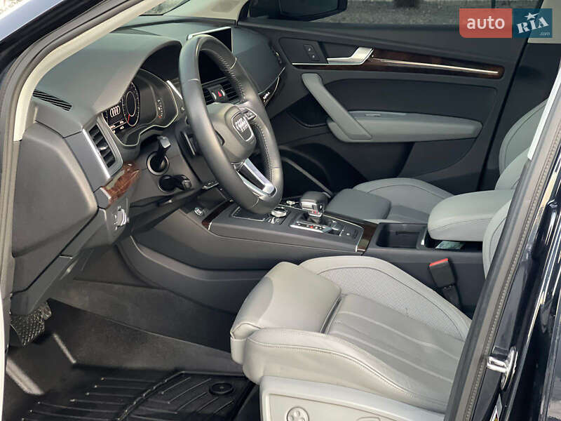 Позашляховик / Кросовер Audi Q5 2017 в Чернівцях