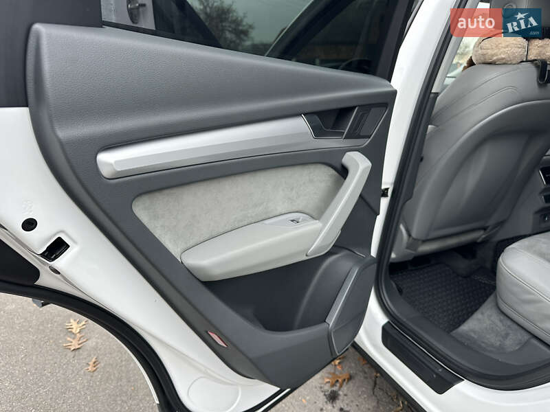 Позашляховик / Кросовер Audi Q5 2018 в Вінниці