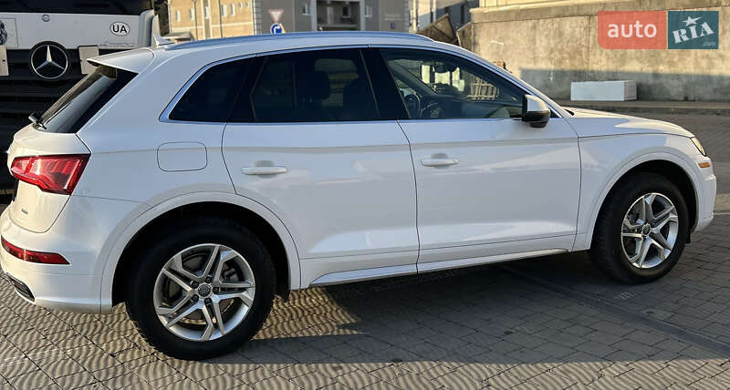 Внедорожник / Кроссовер Audi Q5 2019 в Львове