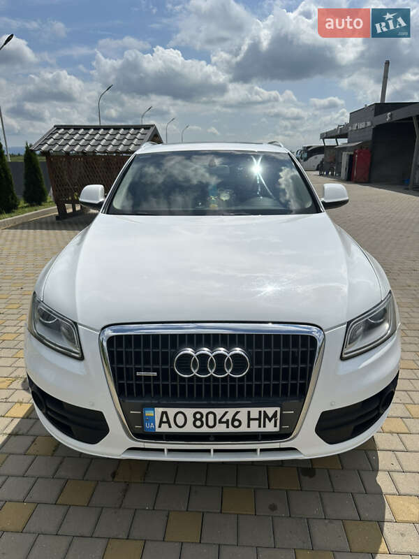 Внедорожник / Кроссовер Audi Q5 2011 в Ильнице