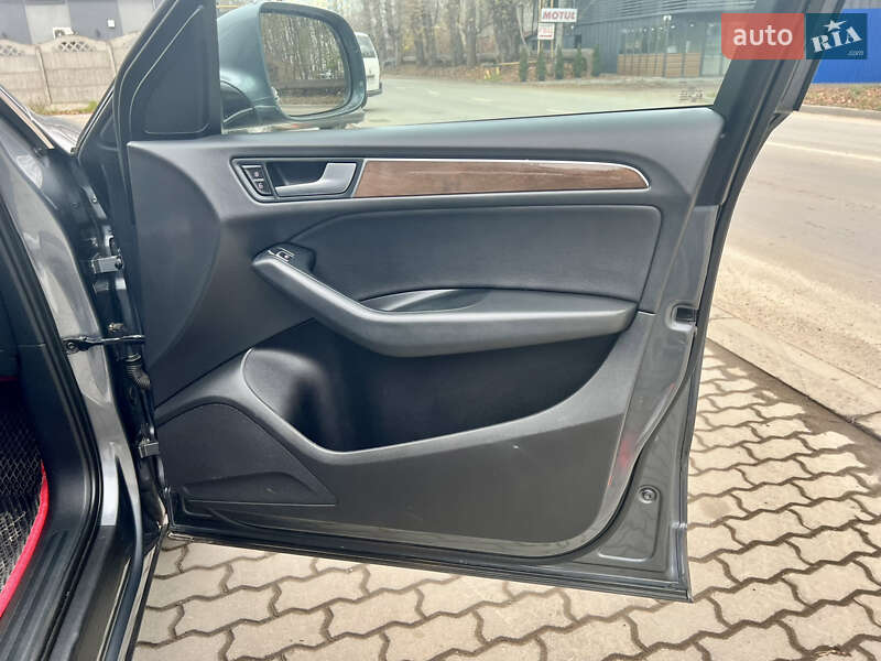 Позашляховик / Кросовер Audi Q5 2016 в Чернівцях