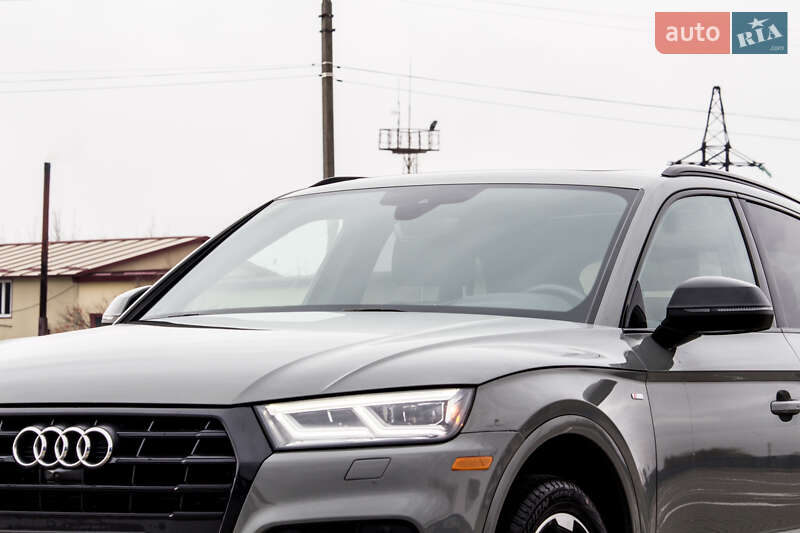 Внедорожник / Кроссовер Audi Q5 2020 в Нововолынске
