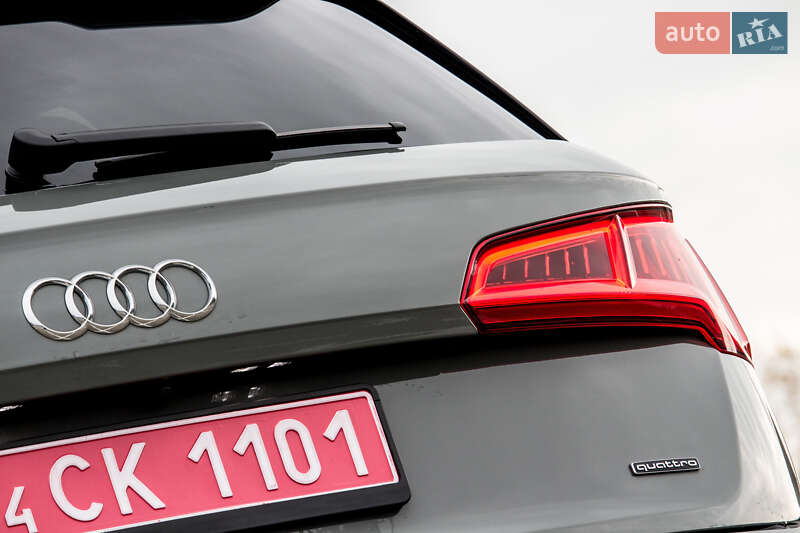 Внедорожник / Кроссовер Audi Q5 2020 в Нововолынске