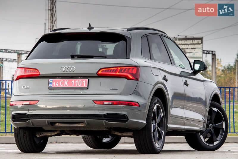 Внедорожник / Кроссовер Audi Q5 2020 в Нововолынске