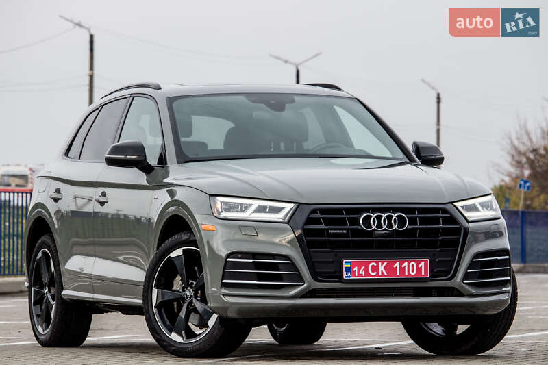 Внедорожник / Кроссовер Audi Q5 2020 в Нововолынске