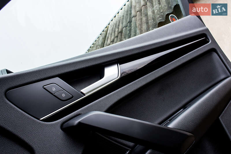 Внедорожник / Кроссовер Audi Q5 2020 в Нововолынске