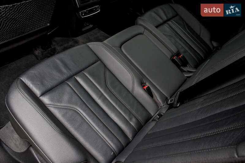 Внедорожник / Кроссовер Audi Q5 2020 в Нововолынске