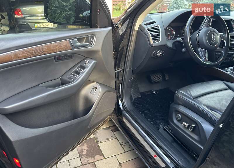 Позашляховик / Кросовер Audi Q5 2015 в Ужгороді