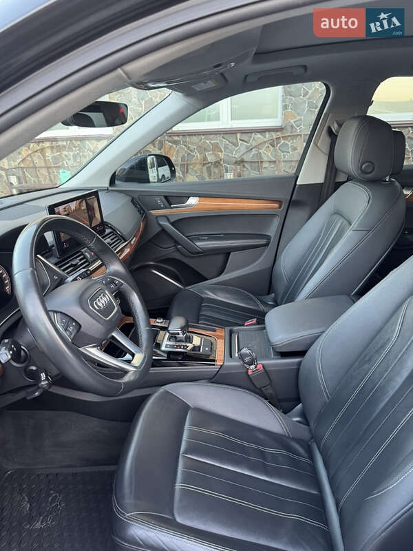 Позашляховик / Кросовер Audi Q5 2021 в Володимирі