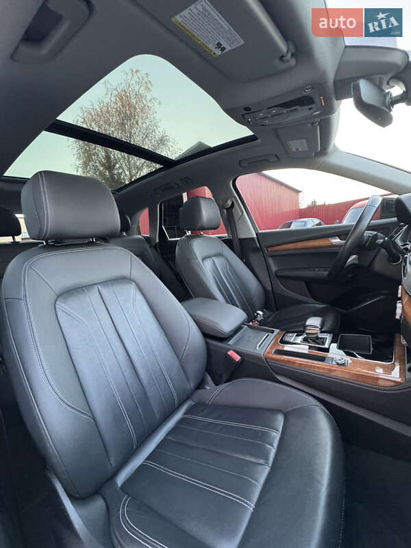 Позашляховик / Кросовер Audi Q5 2021 в Володимирі