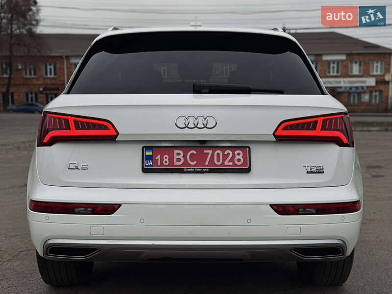 Внедорожник / Кроссовер Audi Q5 2017 в Сумах