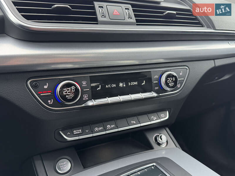 Внедорожник / Кроссовер Audi Q5 2017 в Сумах