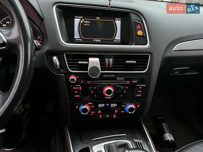 Внедорожник / Кроссовер Audi Q5 2015 в Самборе