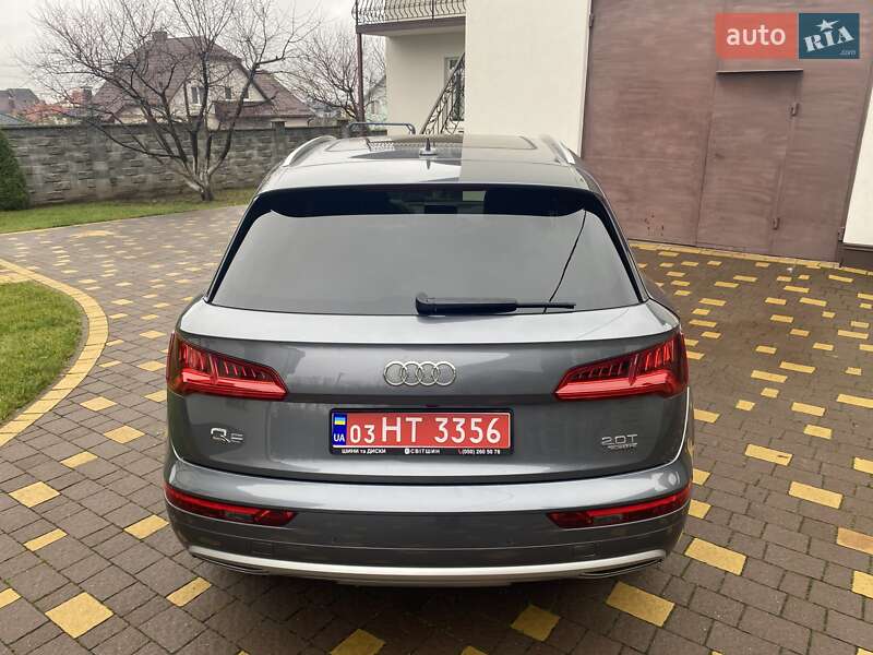 Позашляховик / Кросовер Audi Q5 2017 в Рівному