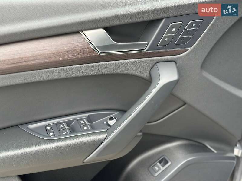 Позашляховик / Кросовер Audi Q5 2021 в Луцьку