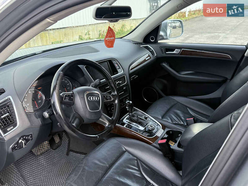 Позашляховик / Кросовер Audi Q5 2011 в Сваляві