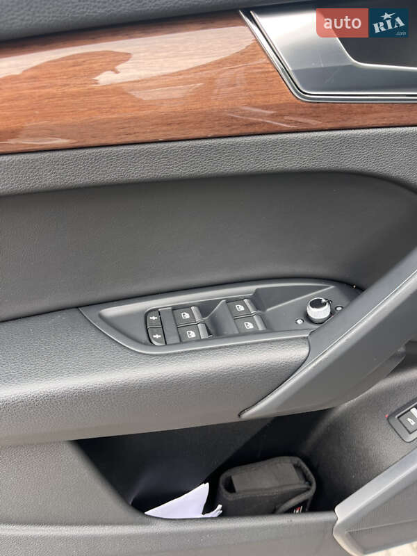 Позашляховик / Кросовер Audi Q5 2021 в Дунаївцях