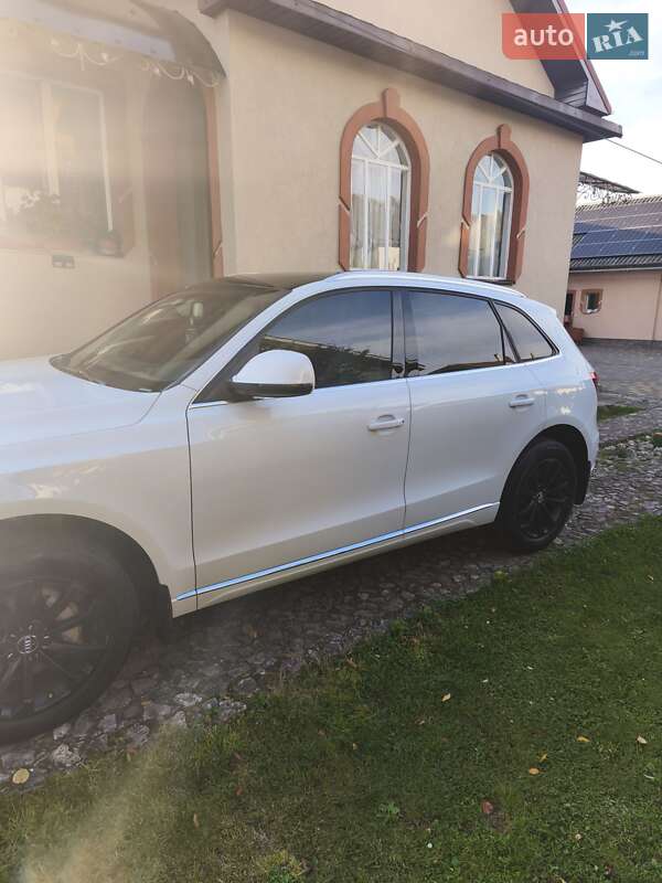 Внедорожник / Кроссовер Audi Q5 2014 в Тысменице