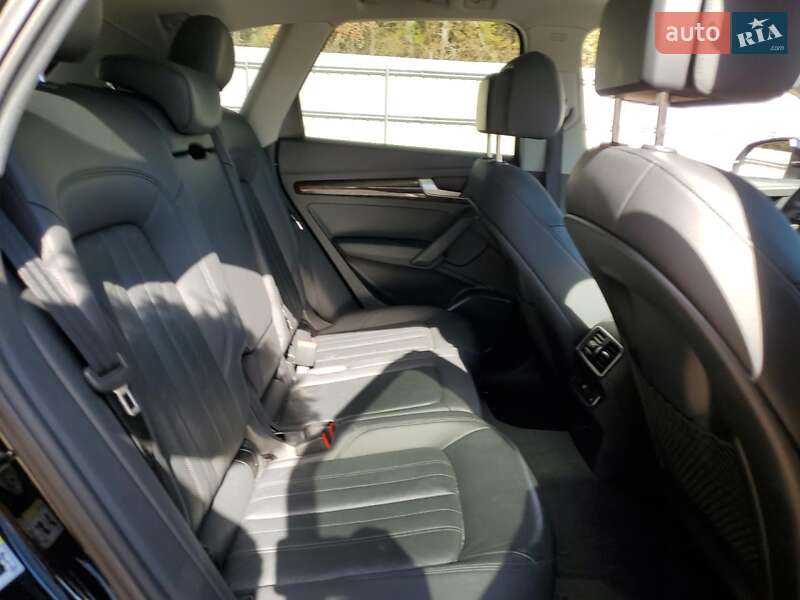 Позашляховик / Кросовер Audi Q5 2017 в Львові