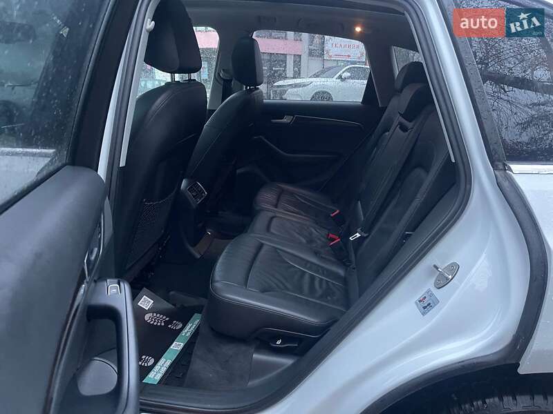 Позашляховик / Кросовер Audi Q5 2013 в Чернівцях