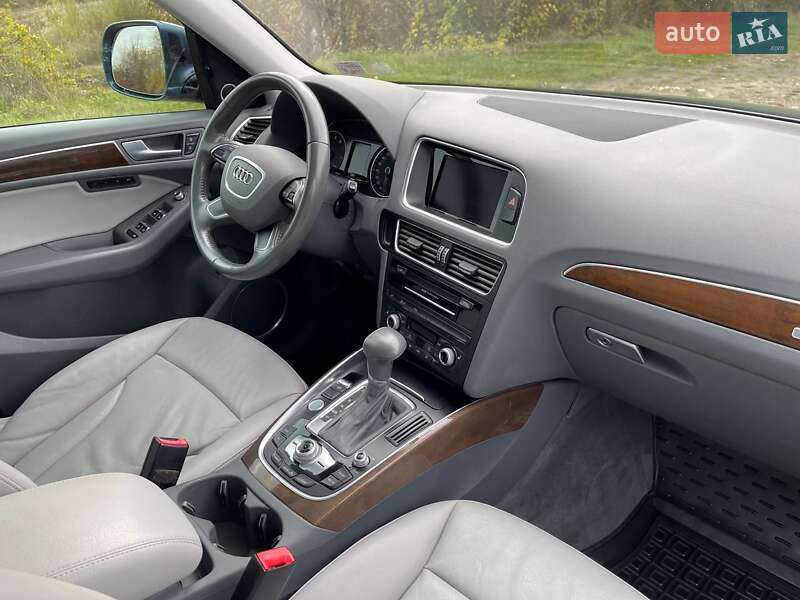 Позашляховик / Кросовер Audi Q5 2016 в Івано-Франківську