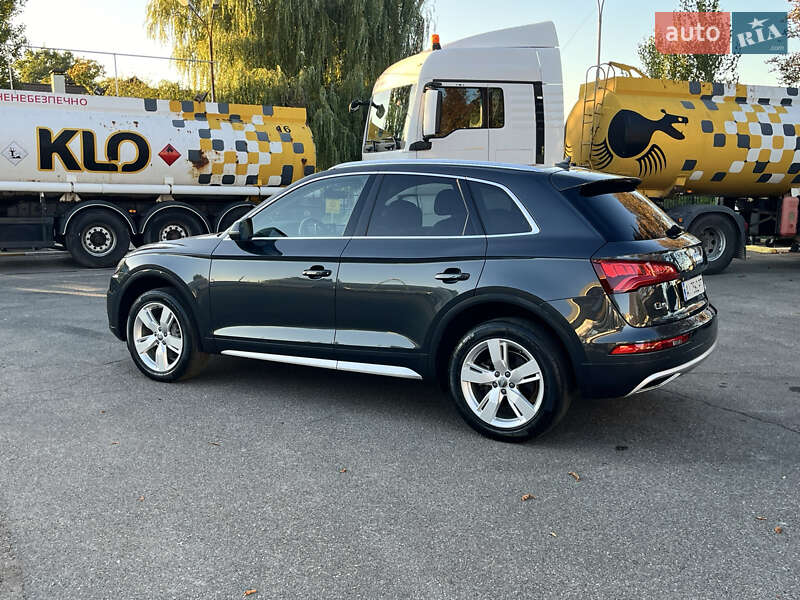 Позашляховик / Кросовер Audi Q5 2017 в Василькові