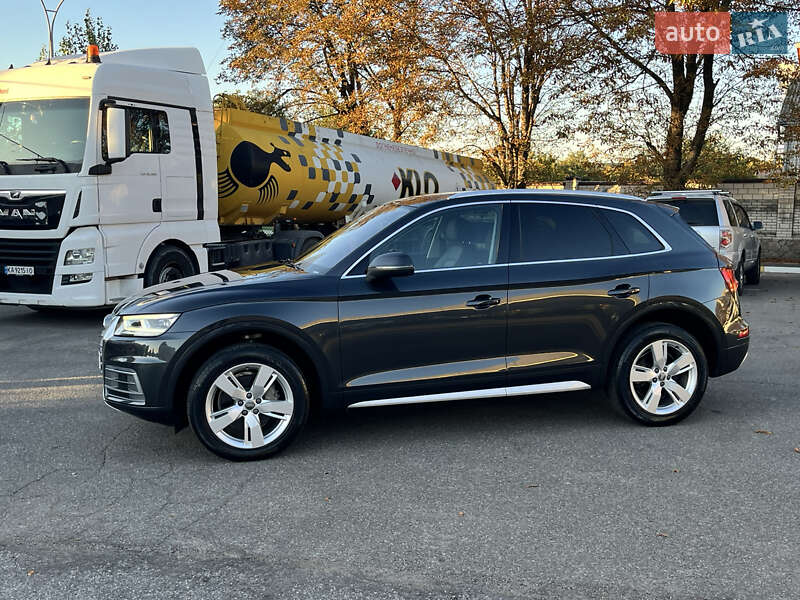 Позашляховик / Кросовер Audi Q5 2017 в Василькові