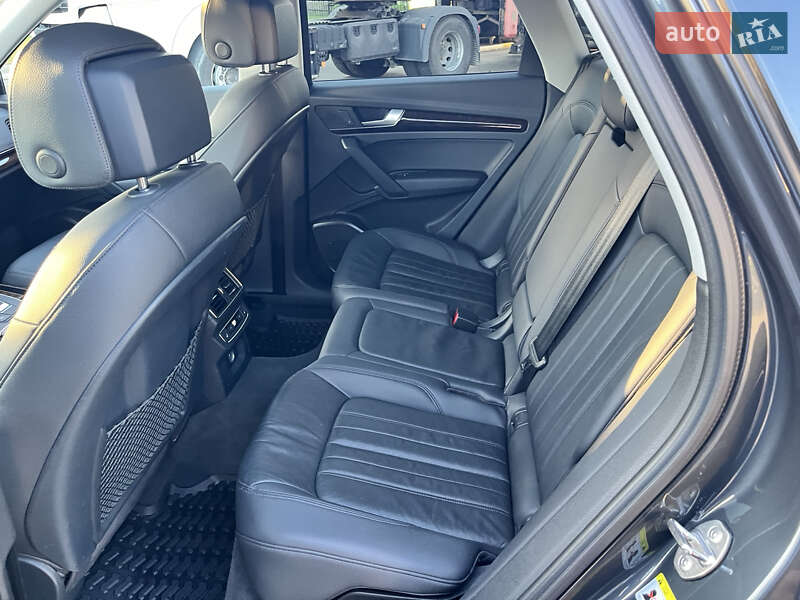 Позашляховик / Кросовер Audi Q5 2017 в Василькові