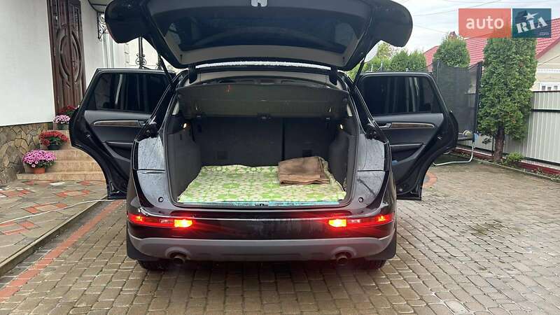 Внедорожник / Кроссовер Audi Q5 2010 в Черновцах