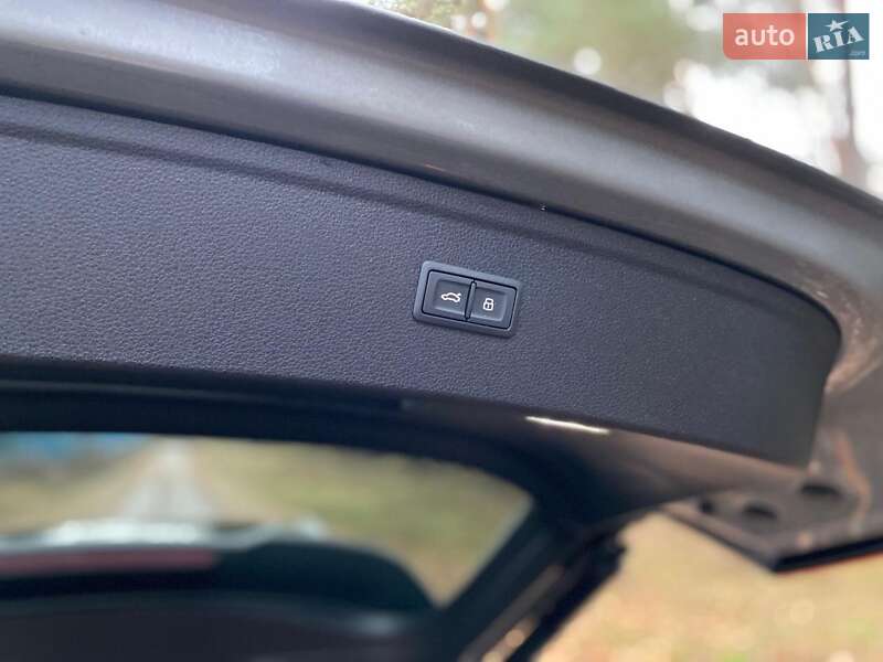 Внедорожник / Кроссовер Audi Q5 2022 в Киеве