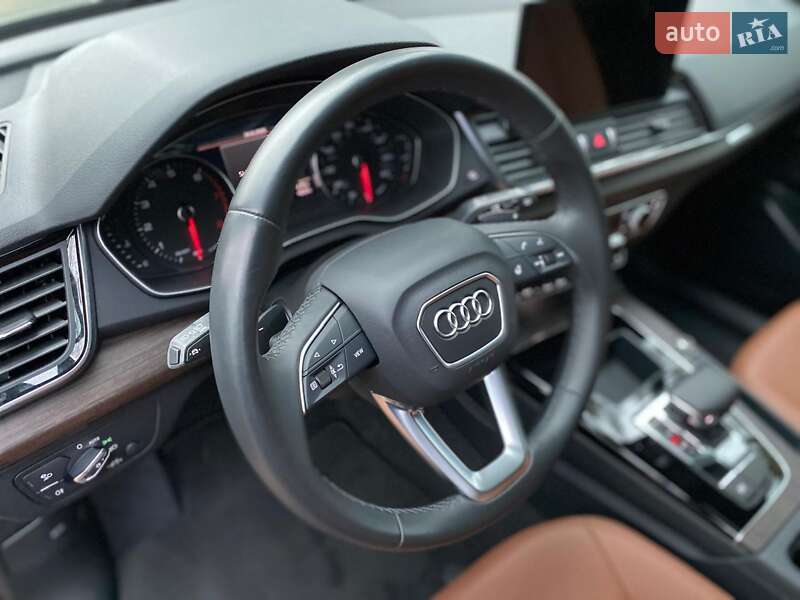 Внедорожник / Кроссовер Audi Q5 2022 в Киеве