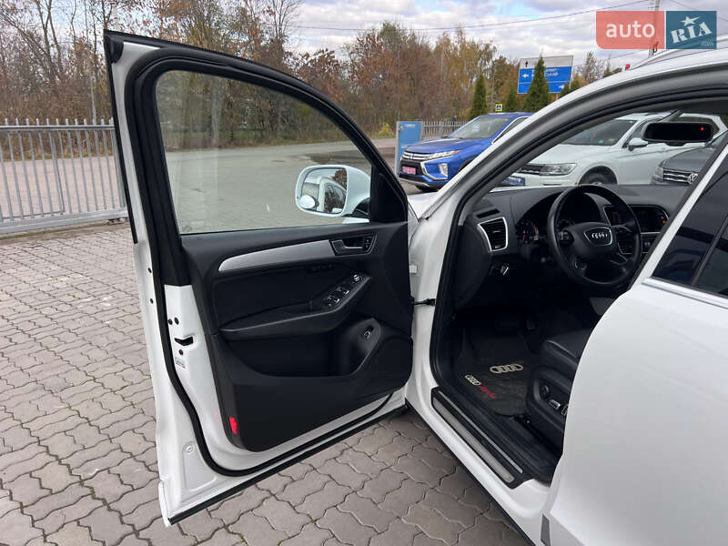 Внедорожник / Кроссовер Audi Q5 2016 в Нововолынске