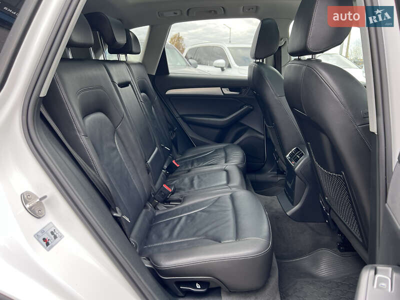 Внедорожник / Кроссовер Audi Q5 2016 в Нововолынске