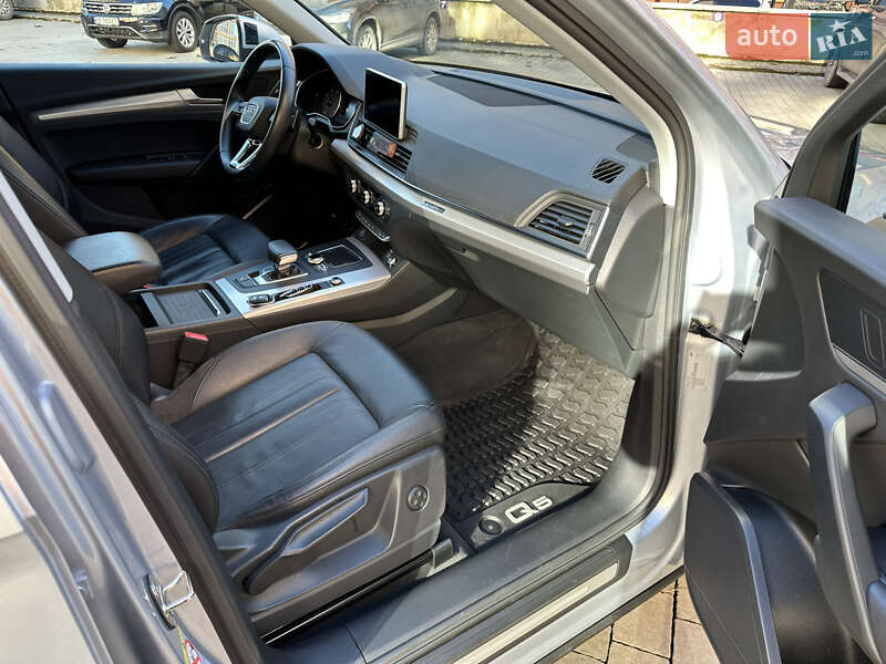 Позашляховик / Кросовер Audi Q5 2019 в Чернівцях