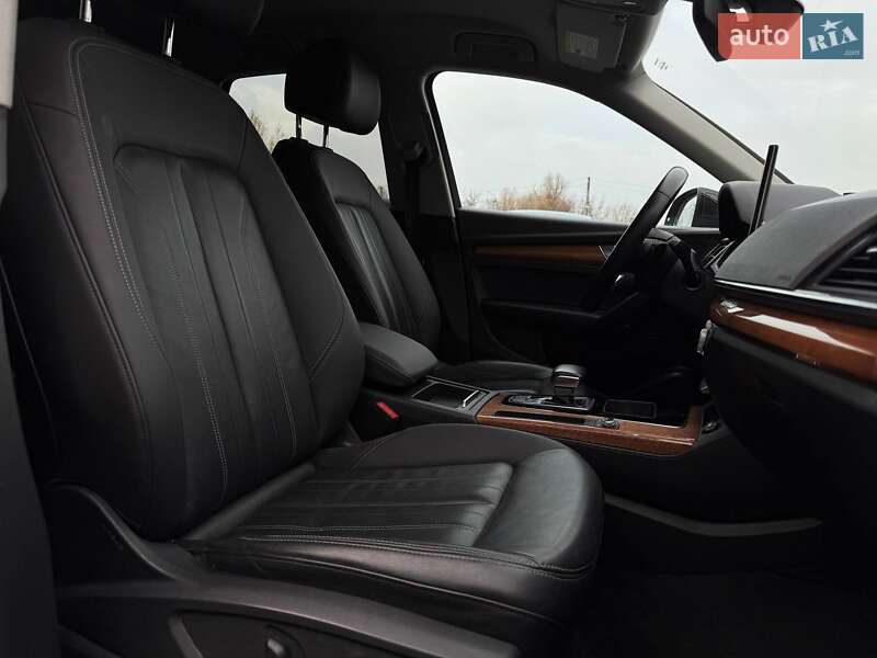 Позашляховик / Кросовер Audi Q5 2020 в Рівному