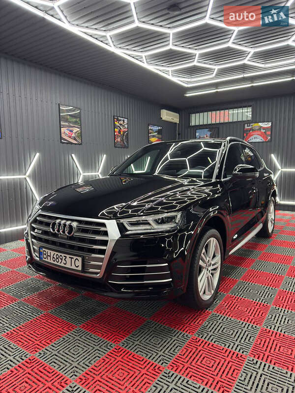 Внедорожник / Кроссовер Audi Q5 2018 в Одессе