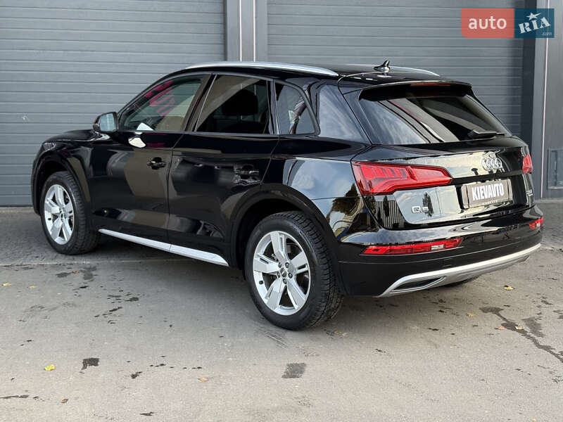 Позашляховик / Кросовер Audi Q5 2017 в Києві