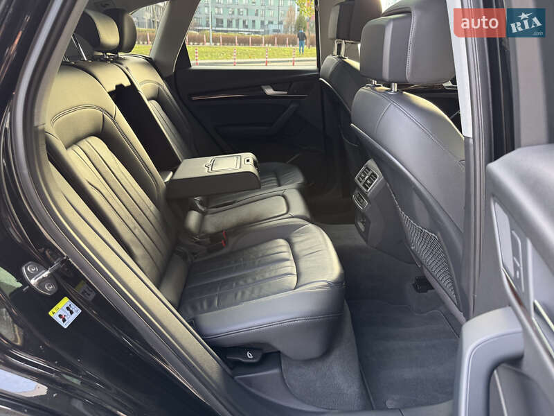 Позашляховик / Кросовер Audi Q5 2017 в Києві