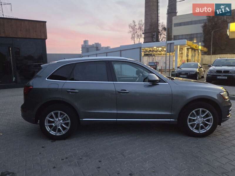 Позашляховик / Кросовер Audi Q5 2015 в Вишневому фото 22 Позашляховик / Кросовер Audi Q5 2015 в Вишневому