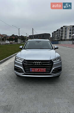 Позашляховик / Кросовер Audi Q5 2020 в Рівному