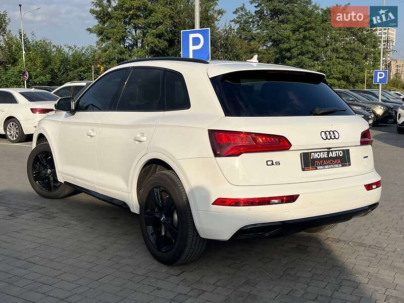 Позашляховик / Кросовер Audi Q5 2017 в Львові
