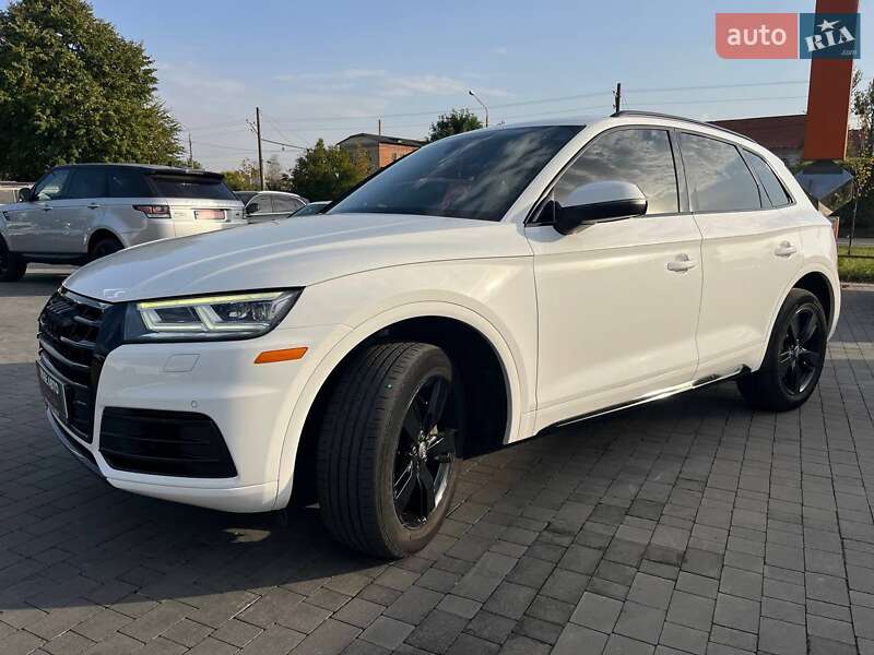 Позашляховик / Кросовер Audi Q5 2017 в Львові