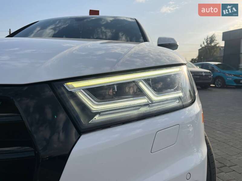 Позашляховик / Кросовер Audi Q5 2017 в Львові