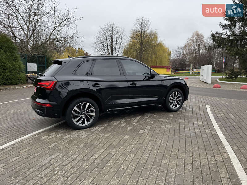 Позашляховик / Кросовер Audi Q5 2024 в Луцьку
