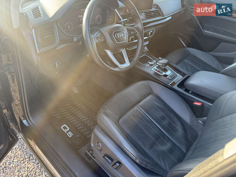 Внедорожник / Кроссовер Audi Q5 2018 в Луцке