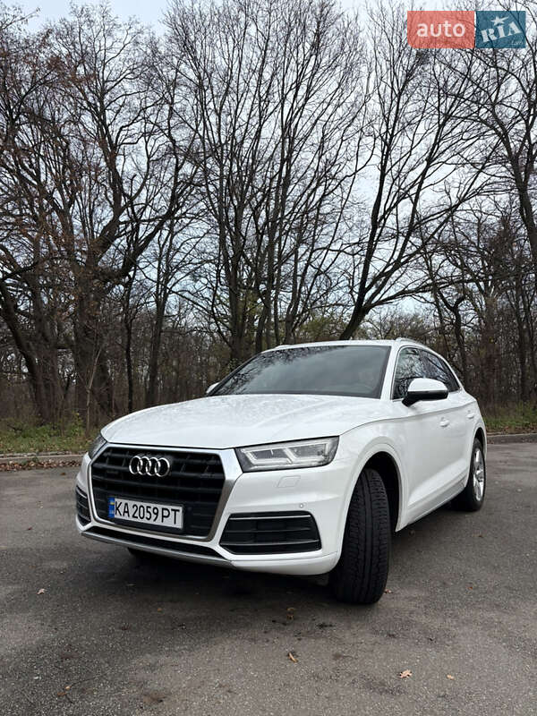 Позашляховик / Кросовер Audi Q5 2018 в Києві