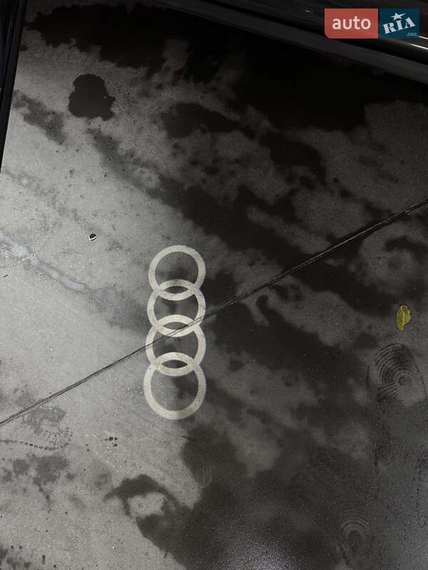 Внедорожник / Кроссовер Audi Q5 2020 в Киеве